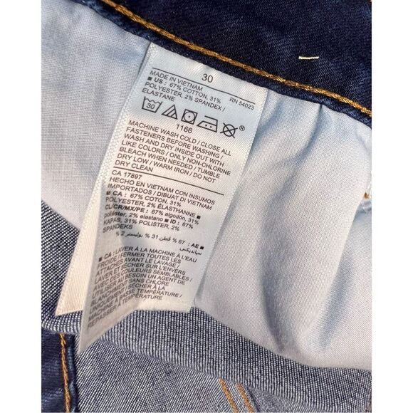 Old Navy Mid-Rise Classic Boot Cut Dark Wash Denim Jeans - Picture 4 of 4